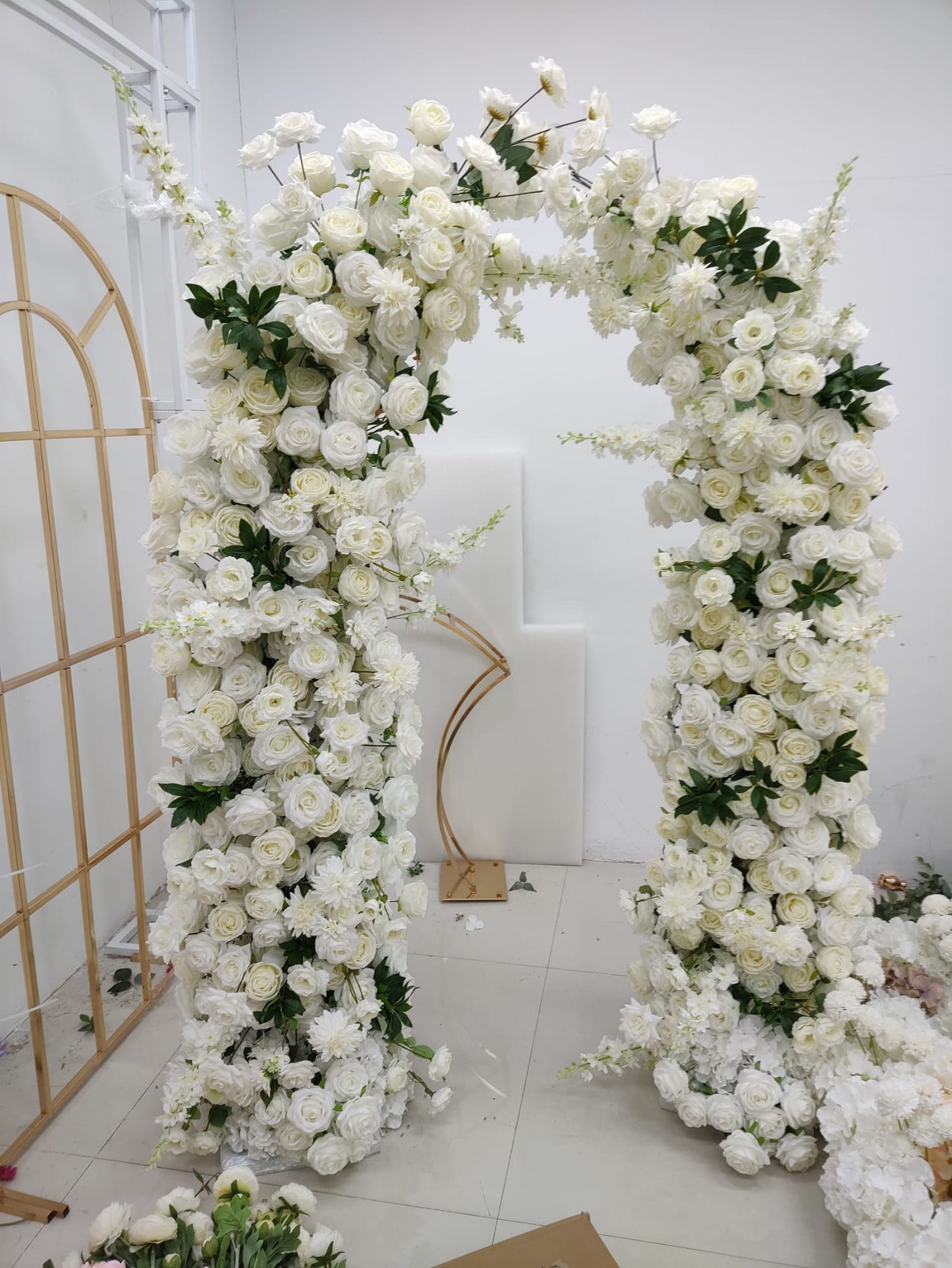 Location Fleur blanche vertes avec d'arche incluse 200 cm sur 200cm