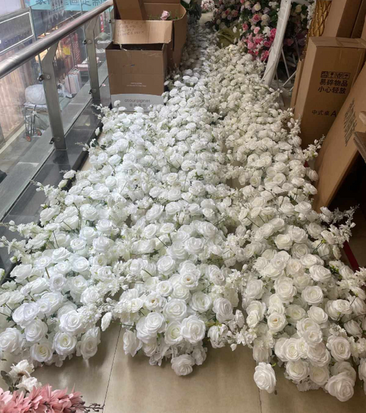 Location colonne de fleurs blanche